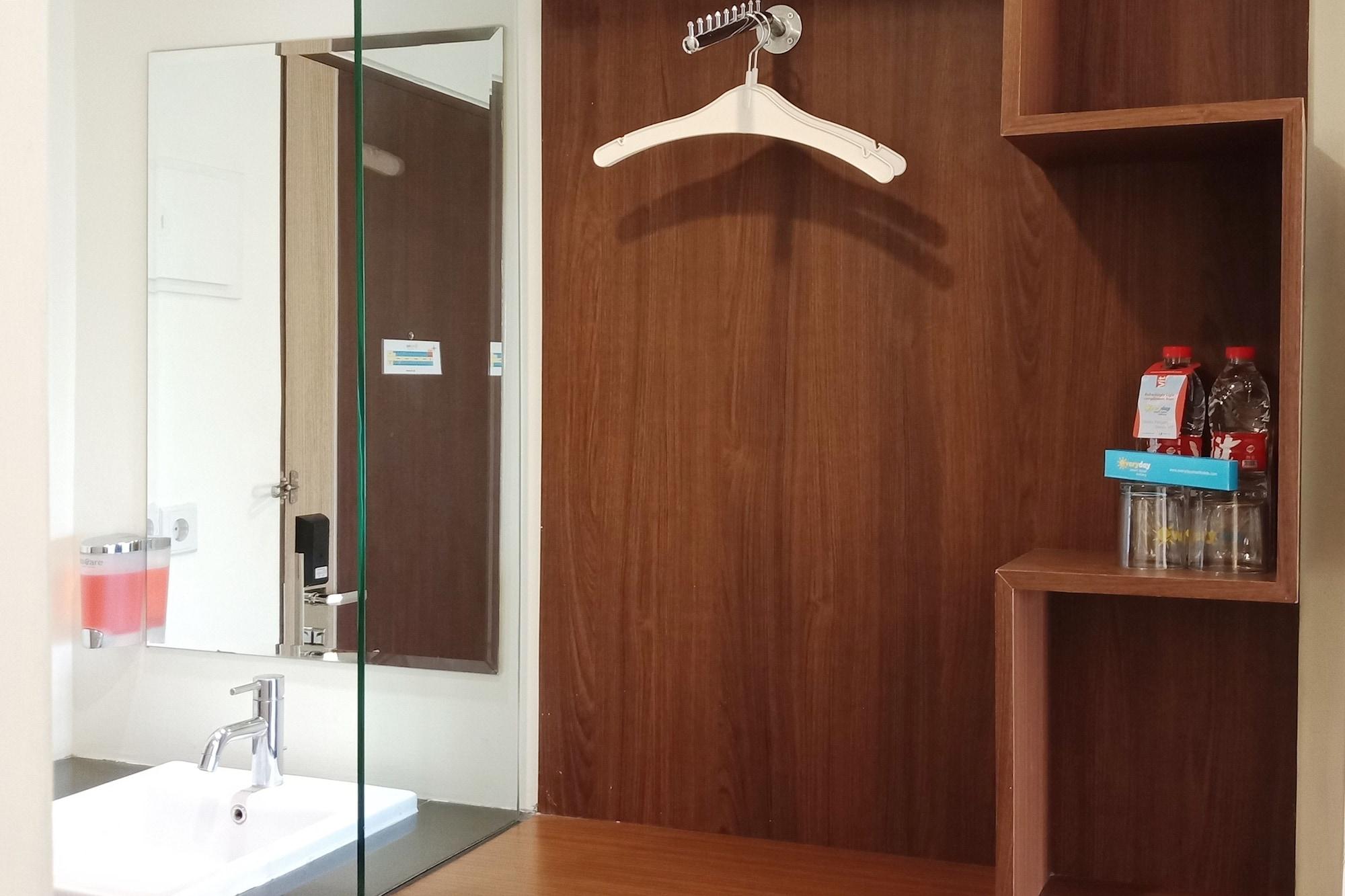 Everyday Smart Hotel - Malang Exteriör bild