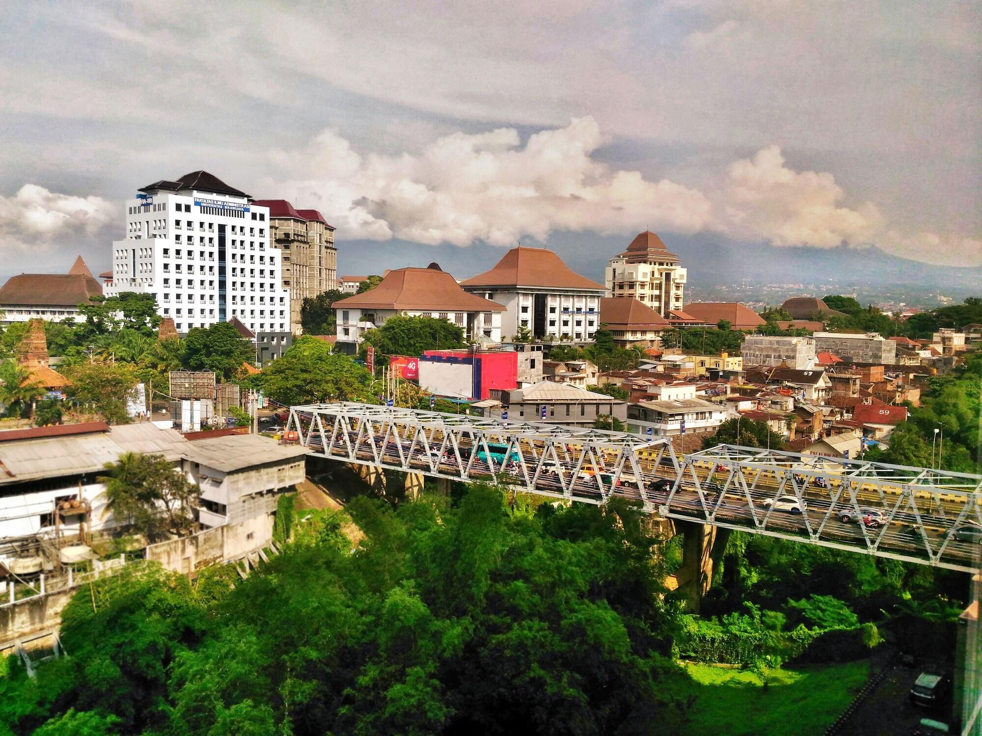 Everyday Smart Hotel - Malang Exteriör bild