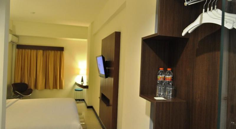 Everyday Smart Hotel - Malang Exteriör bild