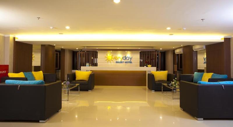 Everyday Smart Hotel - Malang Exteriör bild