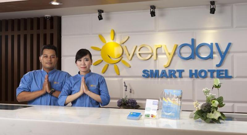 Everyday Smart Hotel - Malang Exteriör bild