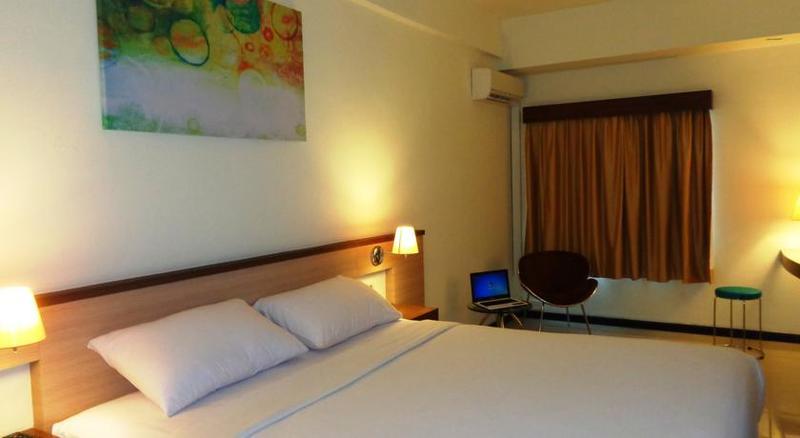 Everyday Smart Hotel - Malang Exteriör bild