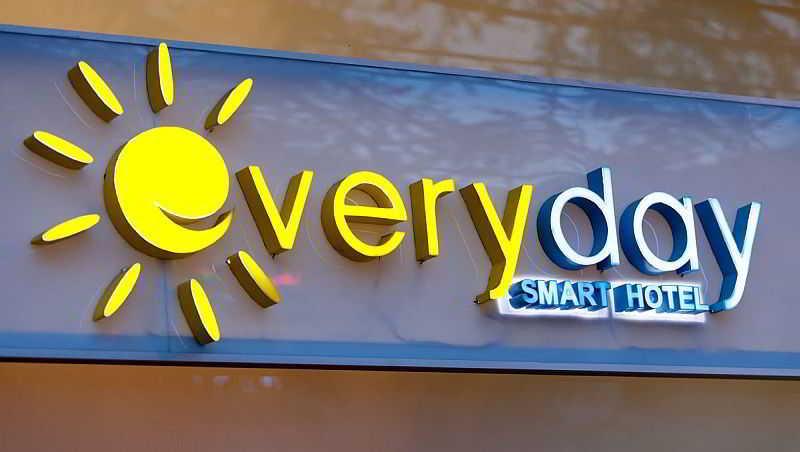 Everyday Smart Hotel - Malang Exteriör bild