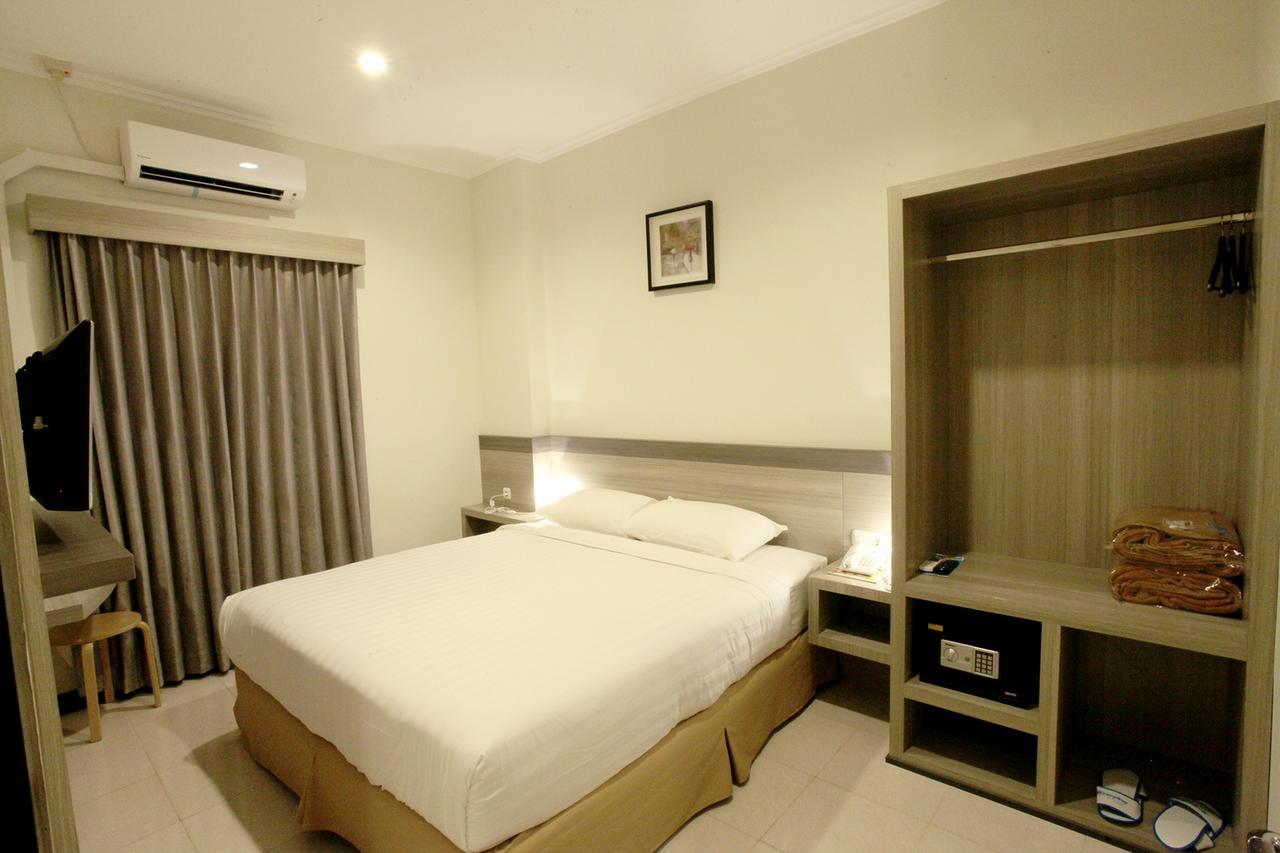 Everyday Smart Hotel - Malang Exteriör bild