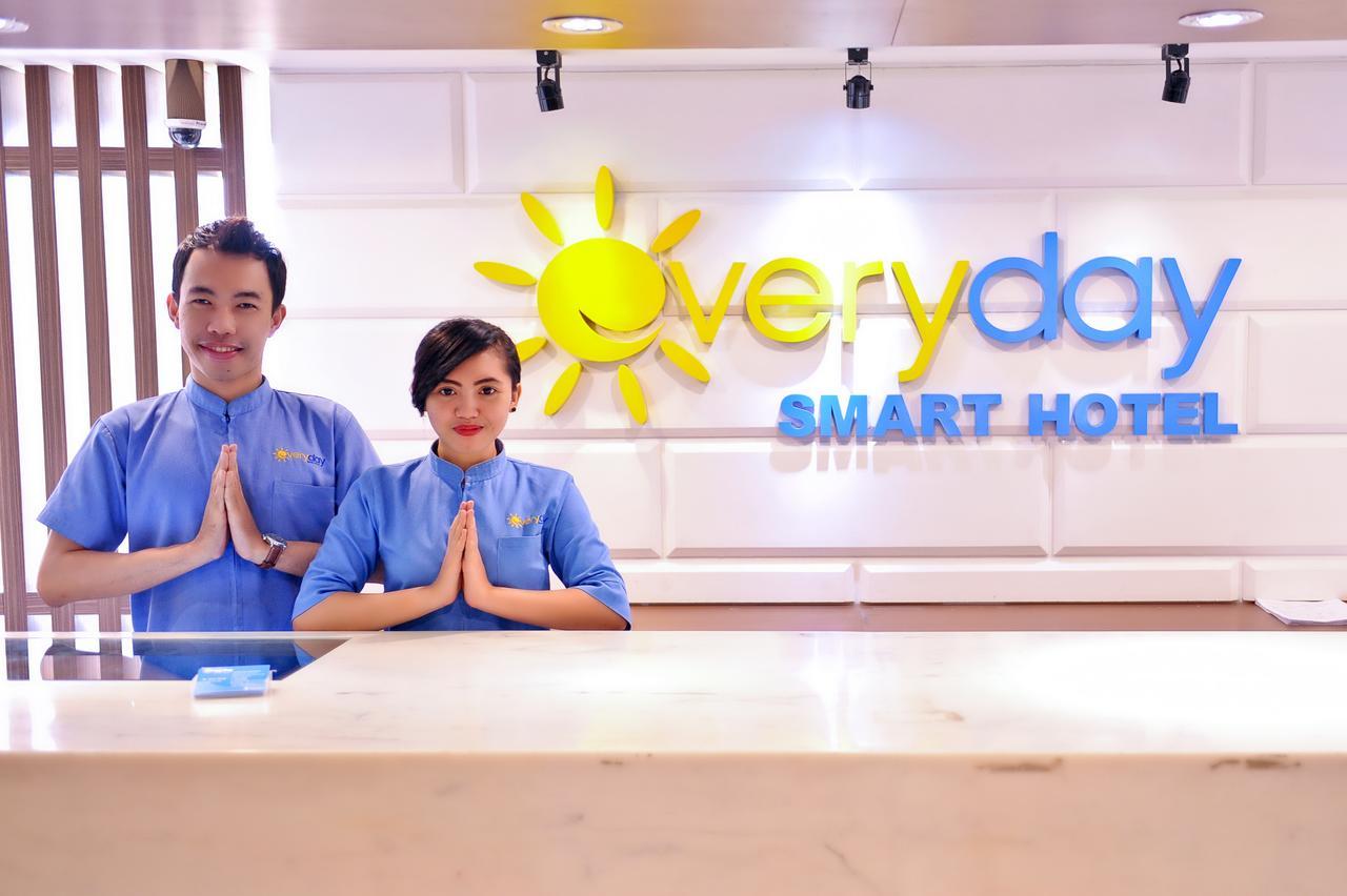 Everyday Smart Hotel - Malang Exteriör bild