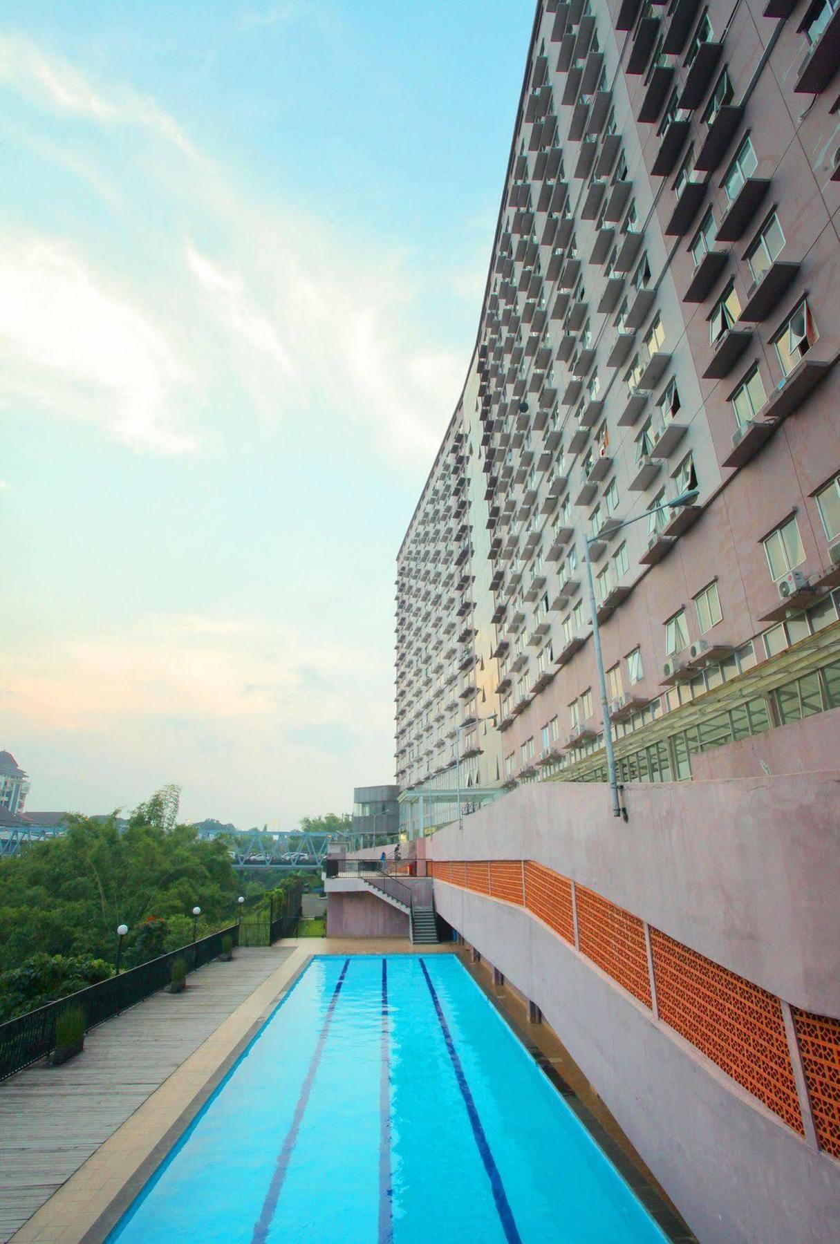 Everyday Smart Hotel - Malang Exteriör bild
